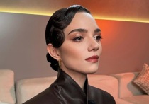 25-летняя российская фигуристка Евгения Медведева поделилась результатами студийной фотосессии. Обладательница серебряной олимпийской медали показалась в стильном образе.