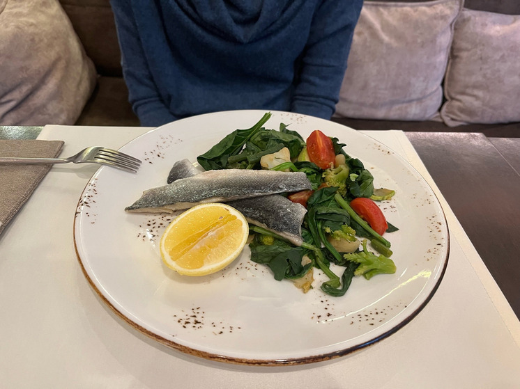 В 6 орловских кафе снова нашли проблемы с документами на еду