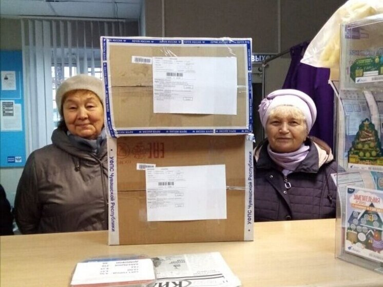 «Серебряные» волонтеры из Ядрина собрали посылки для госпиталей Курска