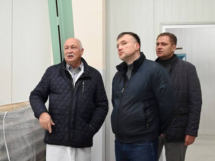 В рамках рабочего визита глава Городского округа Серпухов Алексей Шимко совместно с депутатом окружного Совета Вячеславом Ореховым посетил ЗАО «ВИФИ­ТЕХ» — одно из ведущих предприятий в России, специализирующееся на производстве фитопрепаратов. Компания, основанная в 1992 году, зарекомендовала себя как производитель высококачественной продукции, соответствующей всем отраслевым стандартам.