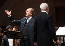 На сцене Московского Дома музыки воскресили Генделя — спустя почти 300 лет музыкант и его приближенные снова вышли на сцену и рассказали историю, которая охватывает последние годы жизни композитора