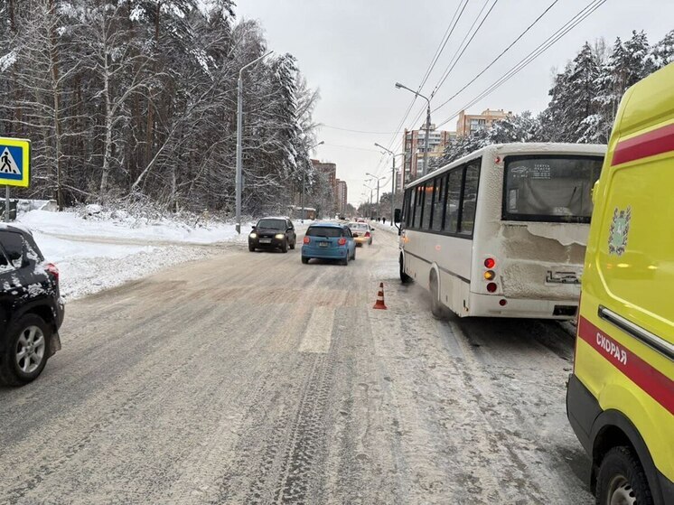 84-летняя пенсионерка оказалась под колёсами автобуса в Томске