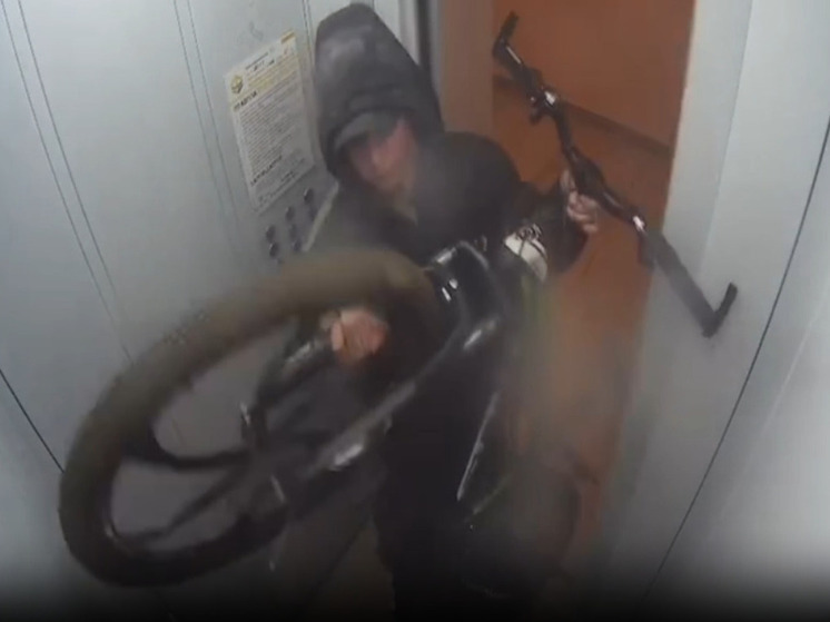 В Ярославле ищут мужчину, который спьяну пытался украсть велосипед