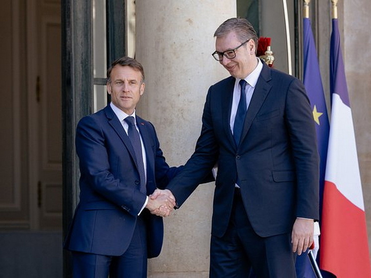 Президент Сербии Александар Вучич рассказал, что на трёхчасовой встрече с Эмманюэлем Макроном в Париже обсуждал не поставки оружия, а возможность мира на Украине