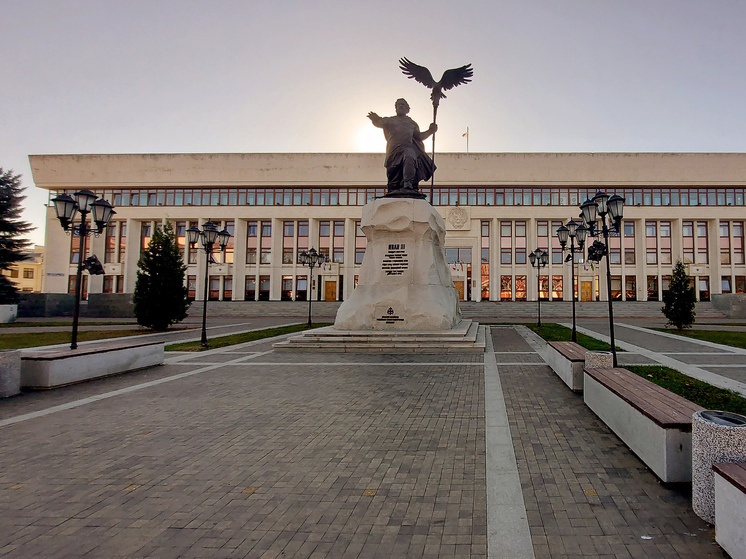 В Калуге закроют парковку перед администрацией губернатора