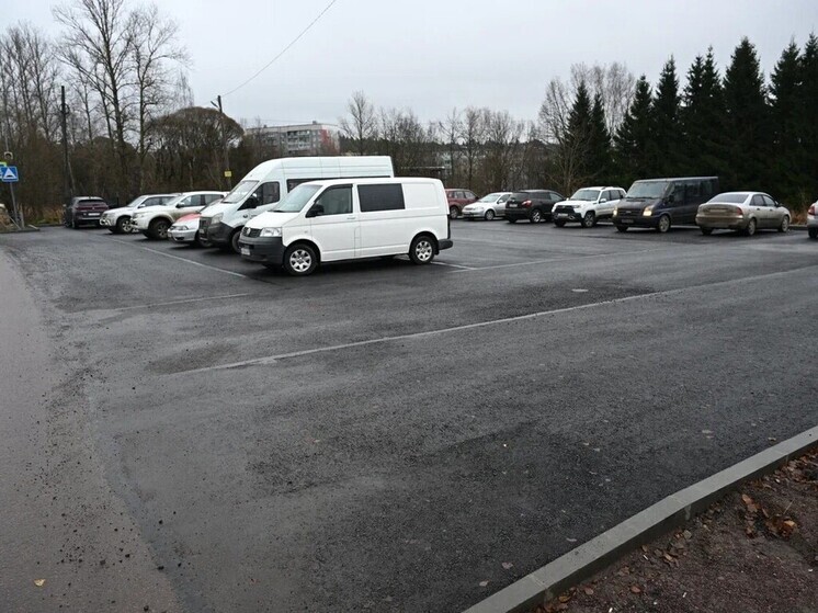 В Сортавале ввели в эксплуатацию новую автостоянку рядом с больницей
