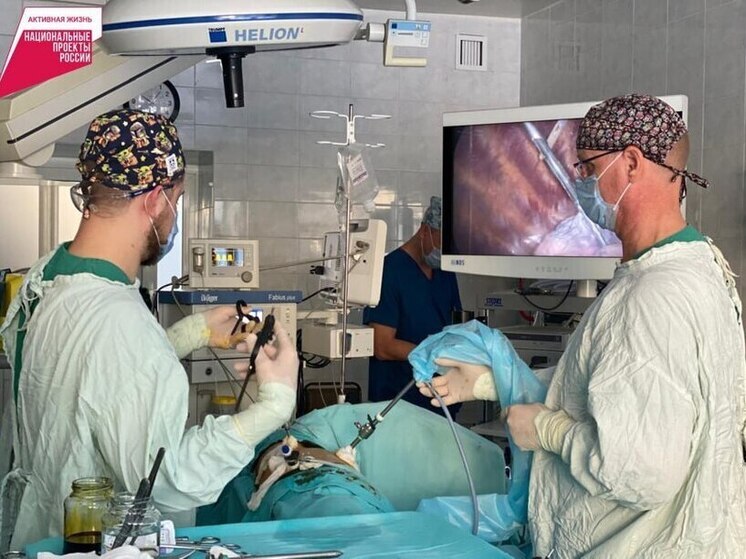 Хабаровские врачи удалили осколки у ветерана СВО после года боли