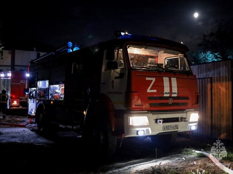 В Севастополе пожарные спасли пожилую женщину из горящей квартиры