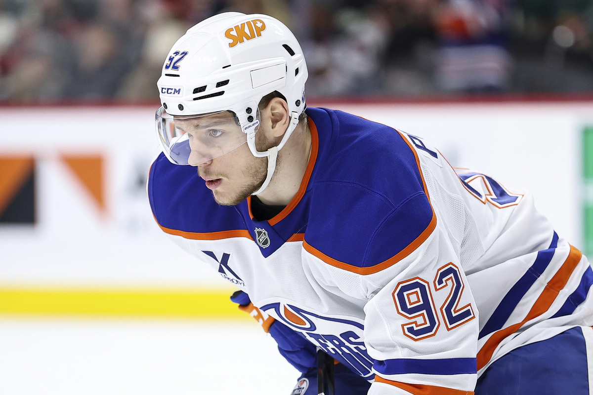 «Эдмонтон» проиграл «Колумбасу», Подколзин забросил одну шайбу