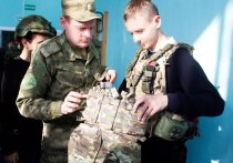 Военнослужащие Росгвардии стали соорганизаторами Дня призывника в Херсонской области