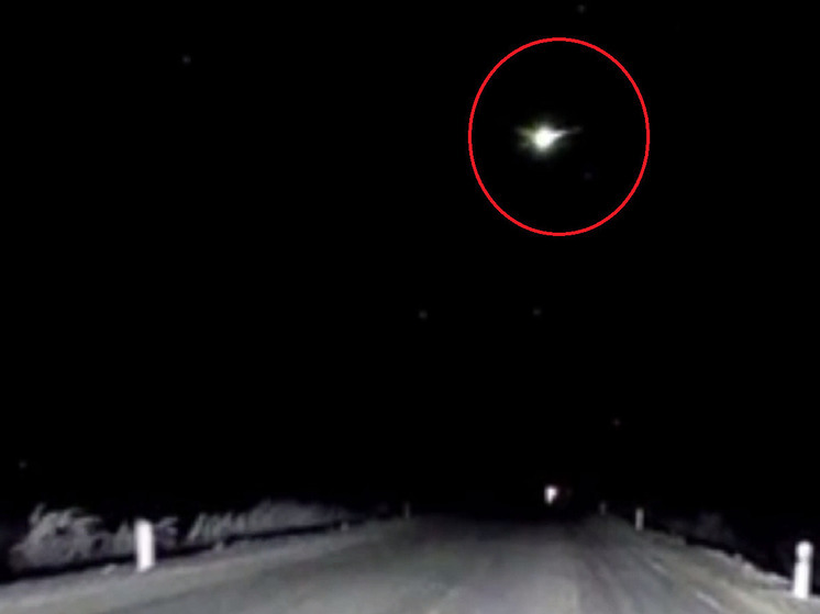 Яркий метеорит и лис с горящими глазами встретил в дороге главврач Салехардской больницы