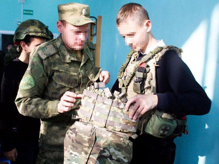 Военнослужащие Росгвардии стали соорганизаторами Дня призывника в Херсонской области