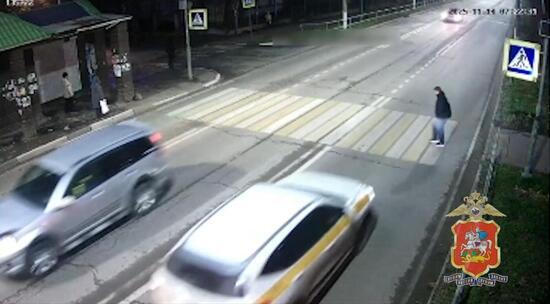 Полиция Подмосковья расследует ДТП в Чехове, где пострадал несовершеннолетний. 