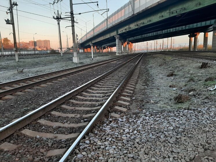 Поезда из Крыма в Петербург и обратно задержались на несколько часов