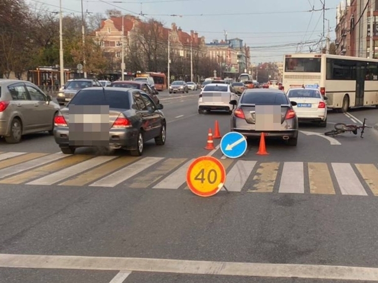 В Калининграде подросток на велосипеде попал под машину