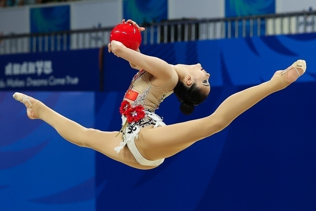 «Художница» Горносько победила в упражнениях с мячом на Кубке «Небесная грация»