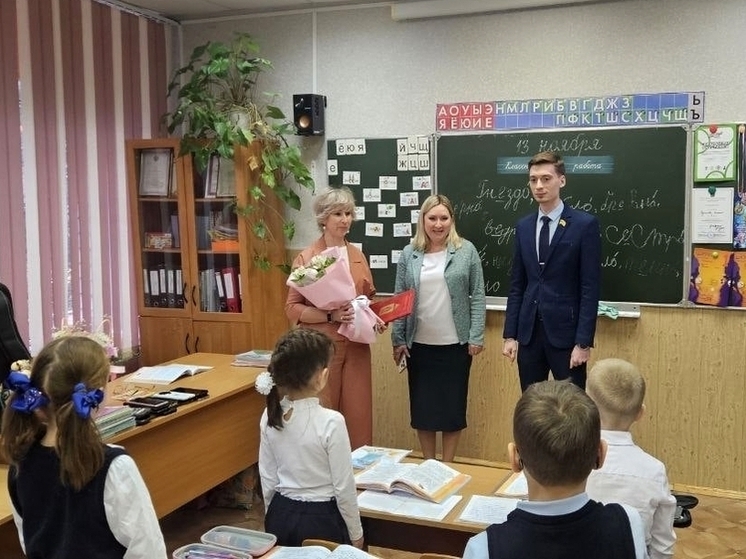 Учитель школы №46 Наталья Фадина получила Почётную грамоту Рязгордумы