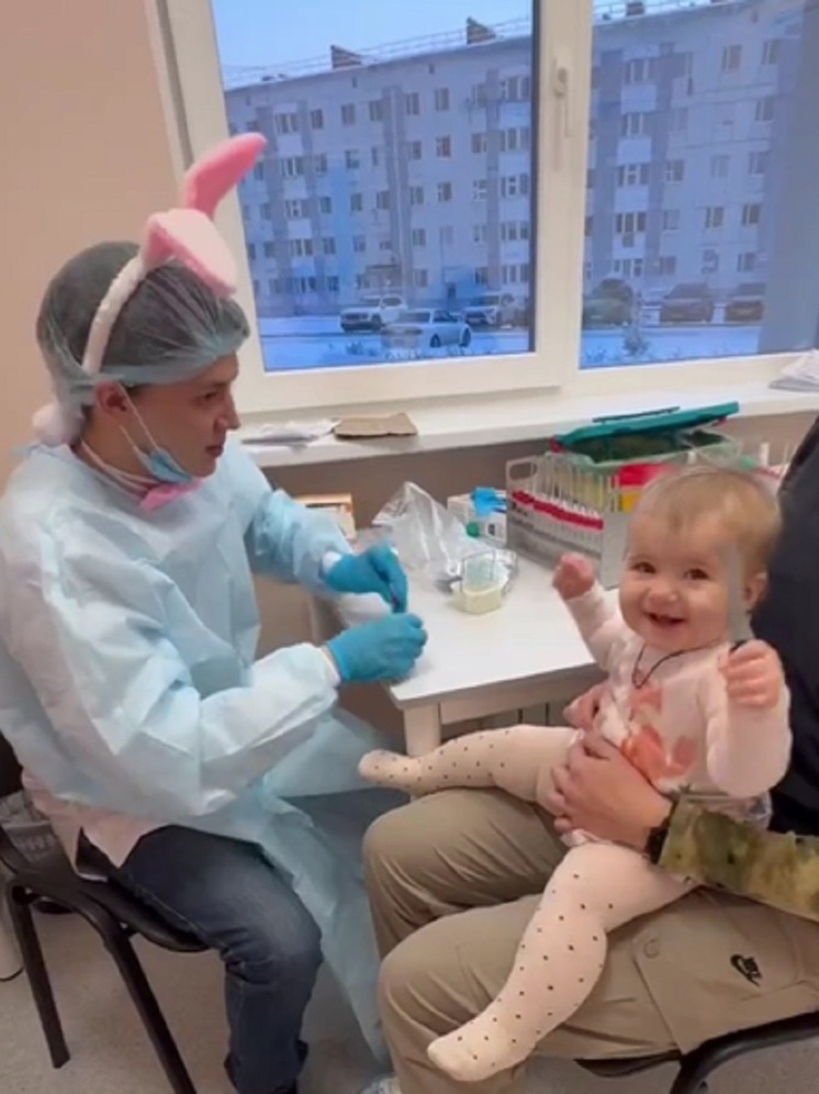 На укол – как на праздник: в Новом Уренгое работает харизматичный медик