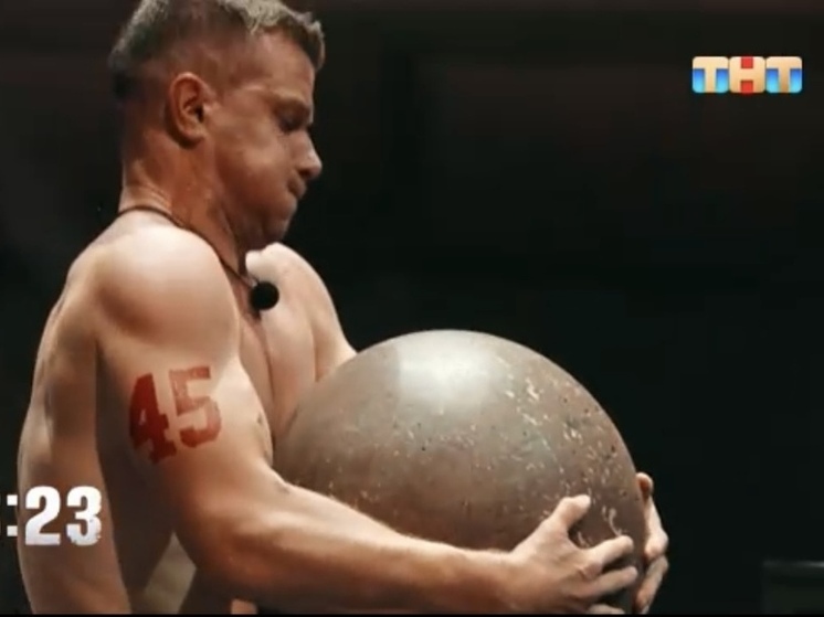 Кубанский бобслеист в шоу “Титаны” покоряет не только ИИ проект, но и других участниц