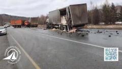 Шесть фур столкнулись в Челябинской области