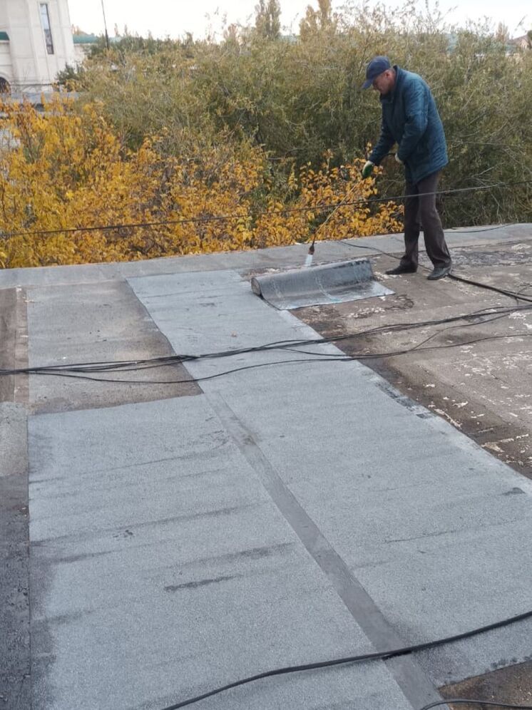 Протечку крыши на улице А.Исмаилова в Махачкале устранили в кратчайшие сроки