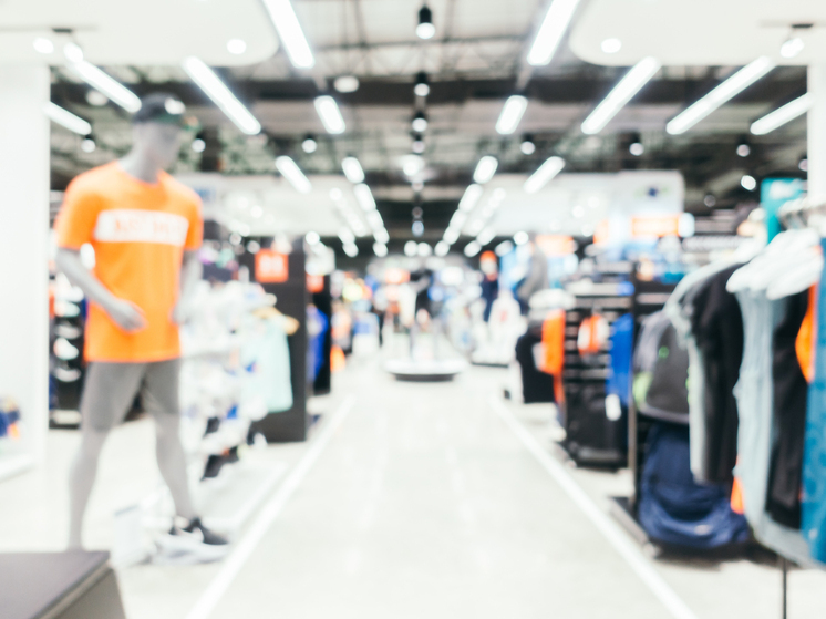 В Брянске мужчина обокрал спортивный магазин