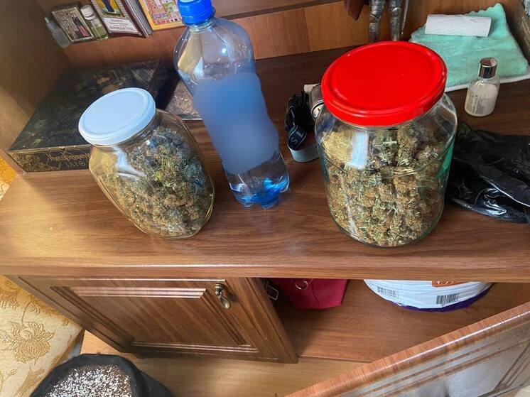 Житель Кировского района получил два года колонии за хранение наркотиков