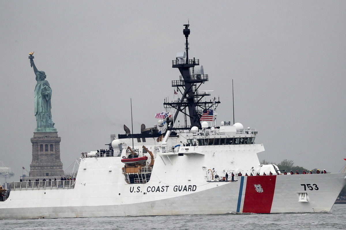 Военный эксперт высказался о замеченном у берегов США российском корабле