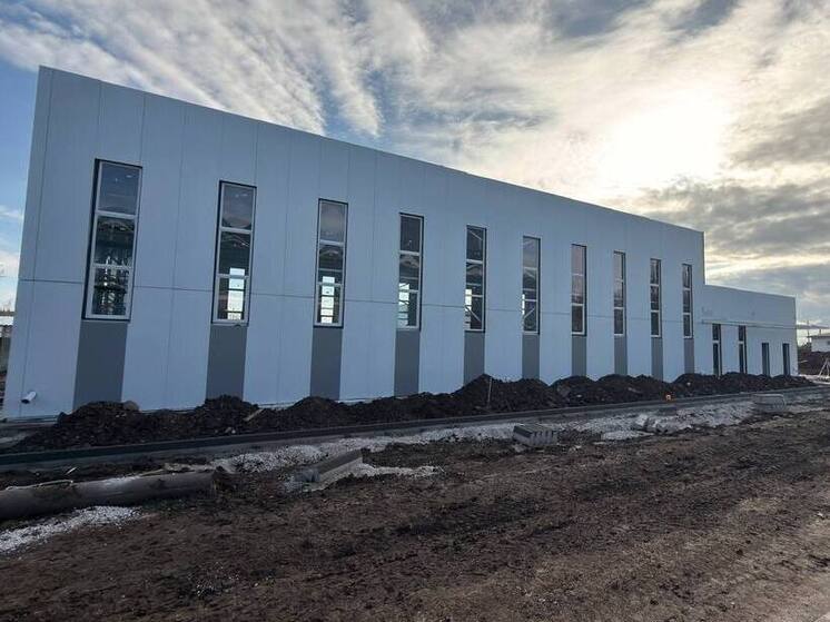 Строительство спорткомплекса в Нижнегорском районе завершено на 70%