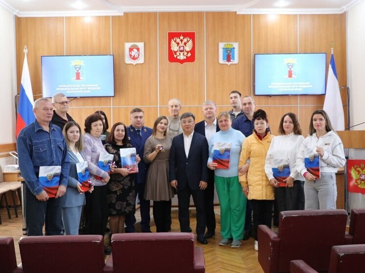 Пятнадцать жителей Феодосии получили ключи от новых квартир