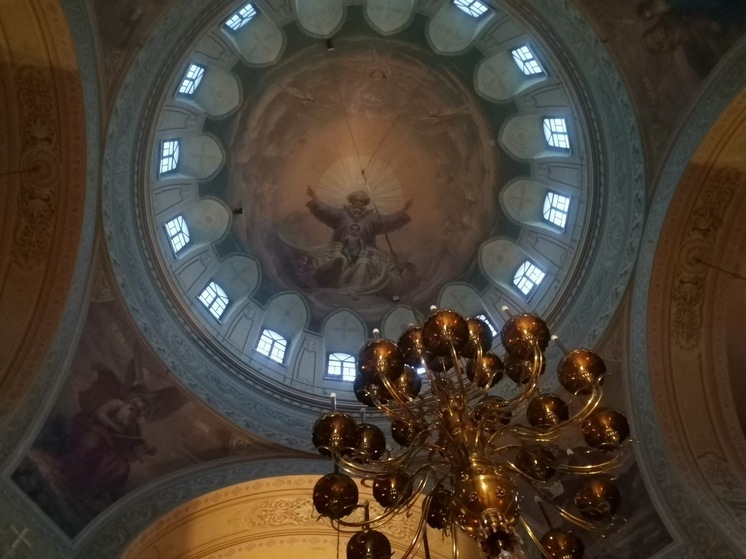 По народному календарю 15 ноября 2025 года отмечается праздник Житница. Православная церковь в этот день вспоминает мучеников Акиндина и Пигасия, отдавших свои жизни за веру.