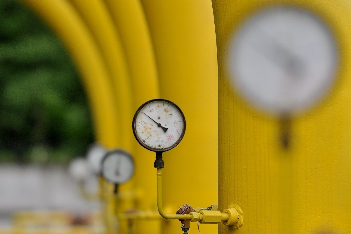 Азаров сообщил об остановке газодобывающих предприятий на Украине