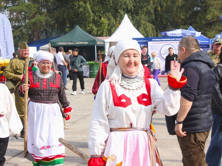 17 ноября 2025 года отмечают Международный день студентов и Всемирный день недоношенных детей. Православная церковь чтит память преподобного Иоанникия Великого и священномучеников Никандра и Ермея.