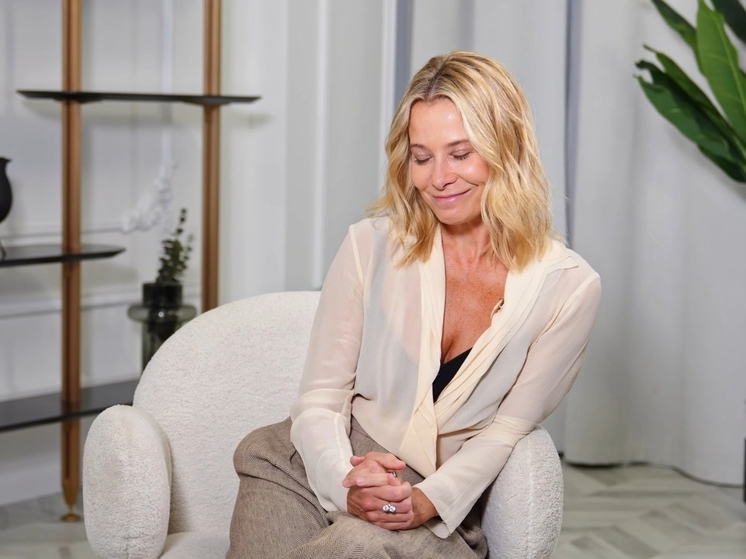 Юлия Высоцкая и режиссер Андрей Кончаловский удочерили новорожденную девочку