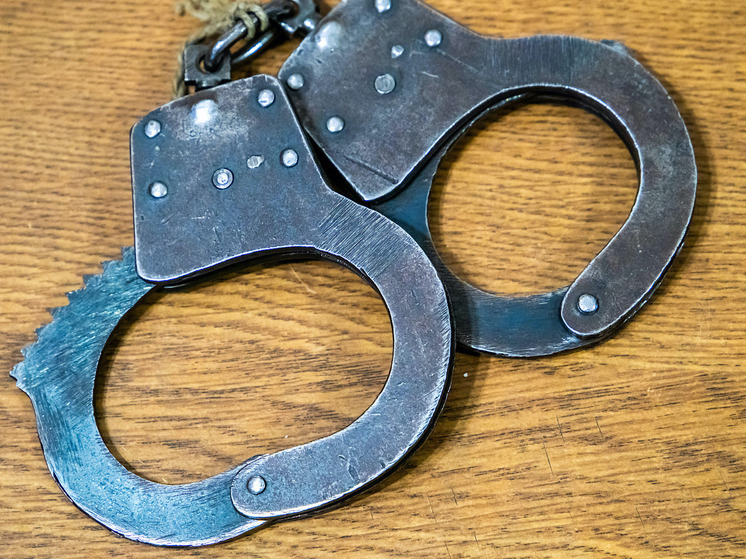 Полицейскую из Челябинска взяли под стражу за вымогательство