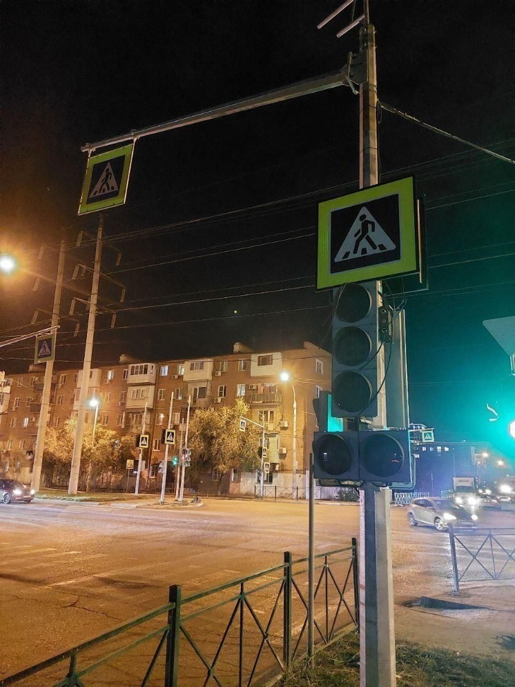 Астраханцам объяснили, почему умные светофоры так долго настраивают