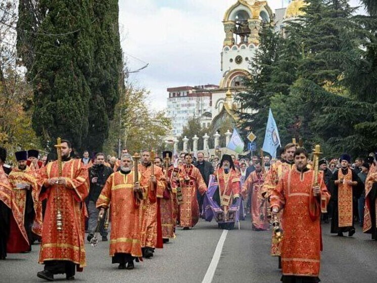 Движение транспорта в Сочи временно ограничат 16 ноября в связи с крестным ходом