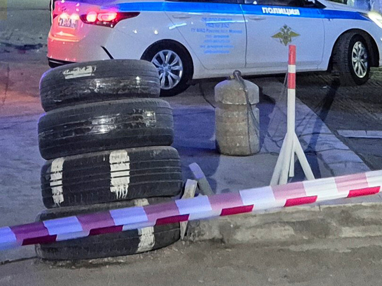 Автомобиль «Шкода» упал с трехэтажной парковки на юге Москвы