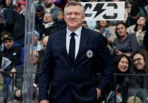 Олимпийский чемпион 1992 года по хоккею Вячеслав Буцаев покидает пост наставника команды Континентальной хоккейной лиги, новосибирской «Сибири», спустя всего шесть недель после своего назначения на эту должность