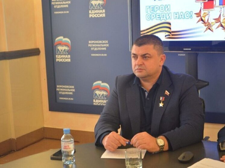 Председатель Воронежской гордумы научил школьников мужеству