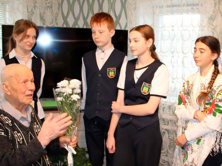 Липецкий ветеран Алексей Щукин отметил 99 лет