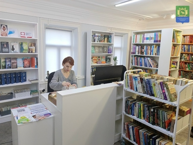 Специалисты из Плесецкого округа посетили модельную библиотеку в Каргополе