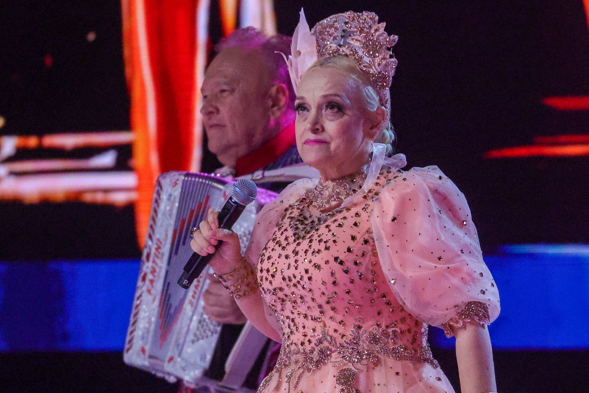 На театр Надежды Кадышевой подали в суд