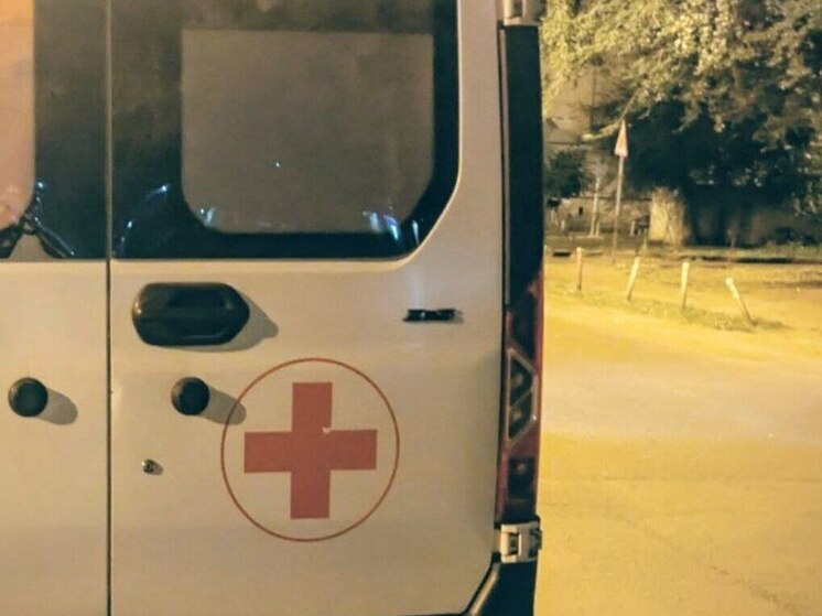 В Воронеже две женщины попали под колеса авто, водителю которого стало плохо за рулём