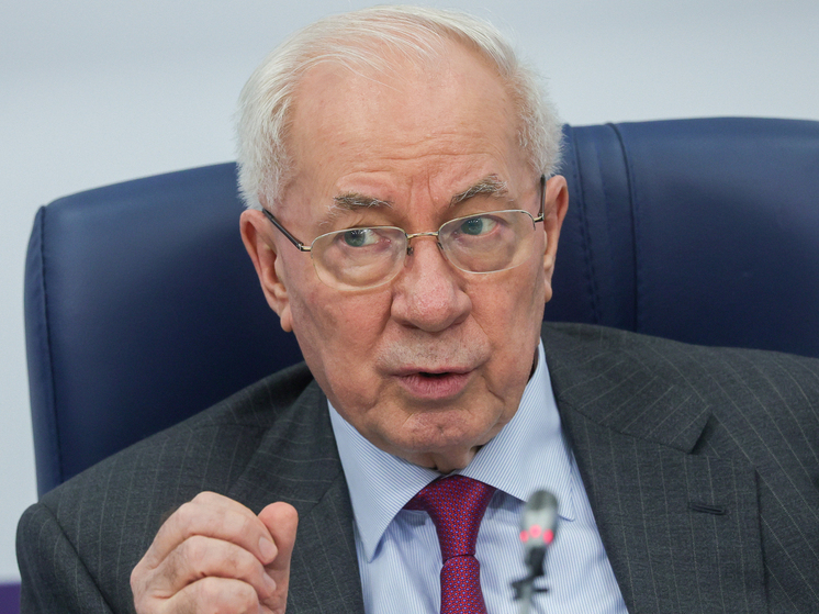 Азаров: украинские власти могут в скором времени снизить возраст мобилизации