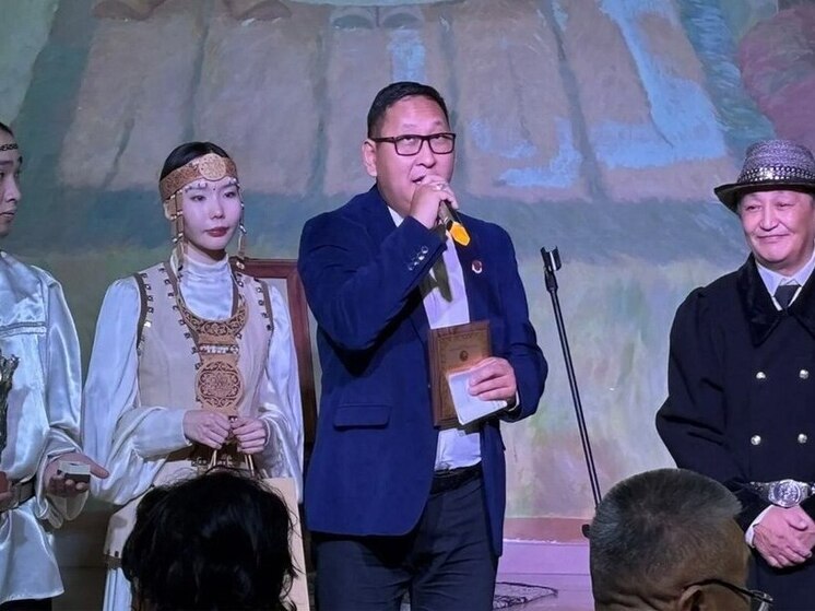 В Якутске вручили народную премию "Алампа" в день рождения основоположника якутской литературы