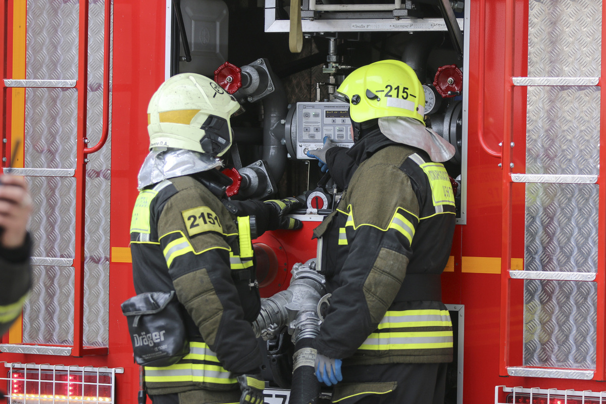 В российском регионе при пожаре в частном доме погибли взрослые и дети