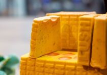 Швейцарский сыр Грюйер производства небольшой альпийской сыроварни Bergkäserei Vorderfultigen признан лучшим сыром мира 2025 года на престижном конкурсе World Cheese Awards в Берне