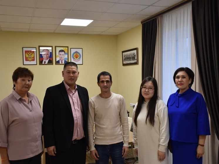 В райбольнице Калмыкии подписали соглашение с врачом