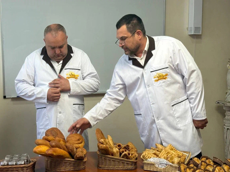 Несмотря на недобор основных сельскохозяйственных культур в Крыму и городе Севастополе, внутренняя потребность для производства хлеба обеспечена, рассказал руководитель Азово-Черноморского межрегионального управления Федеральной службы по ветеринарному и фитосанитарному надзору Арсен Арзиев